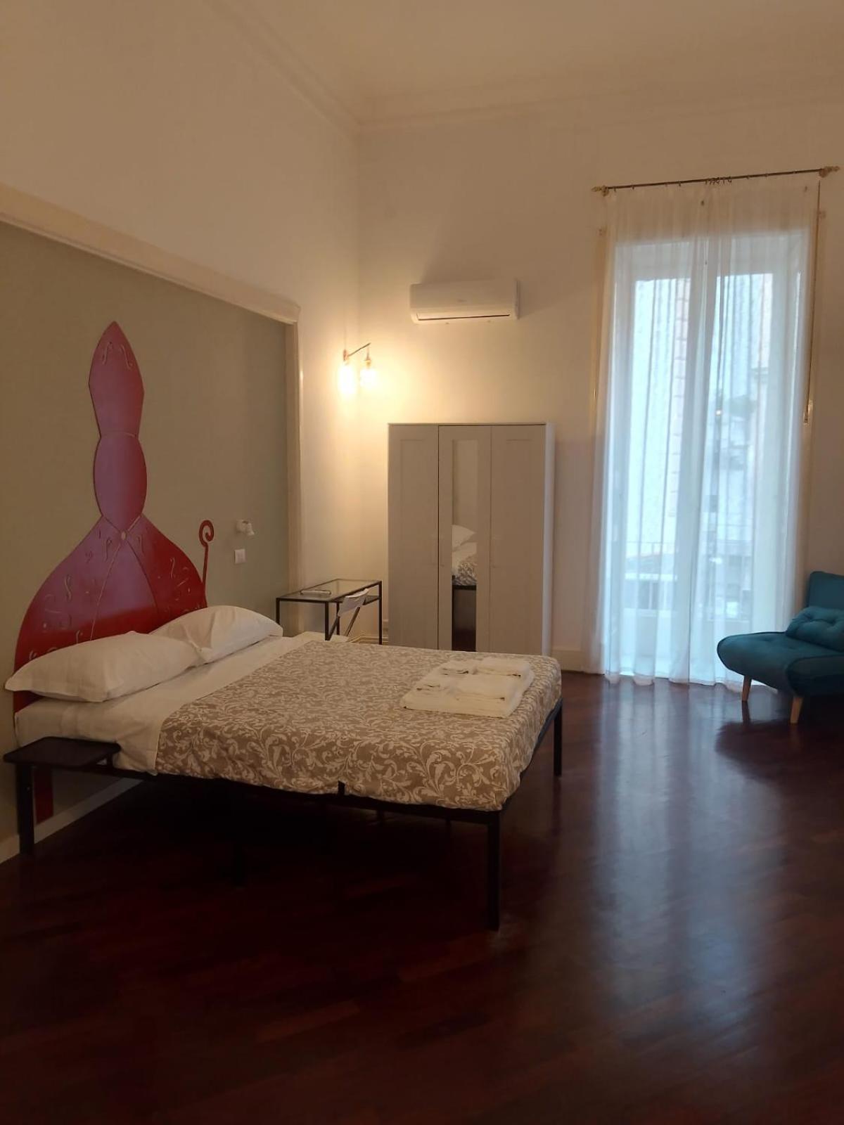 Residence E Appartamenti Cavallerizza Nápoles Exterior foto